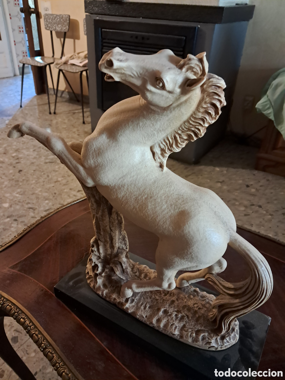 Vintage: Escultura d'un cavall encabritat&nbsp;(Un dedperfecte