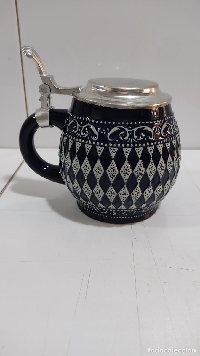 Vintage: 1072 JARRA DE CERVEZA CON TAPA DE ZINC, ALEMANA, DE LA REGION DE BAVIERA, A&Ntilde;OS 80