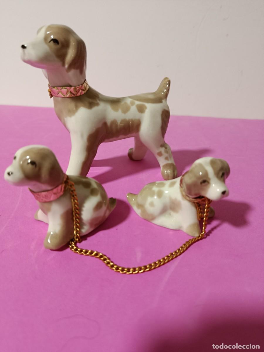 Vintage: TRES PERRO DE PORCELANA VINTAGE. MAMA PERRO Y DOS PERRITOS.