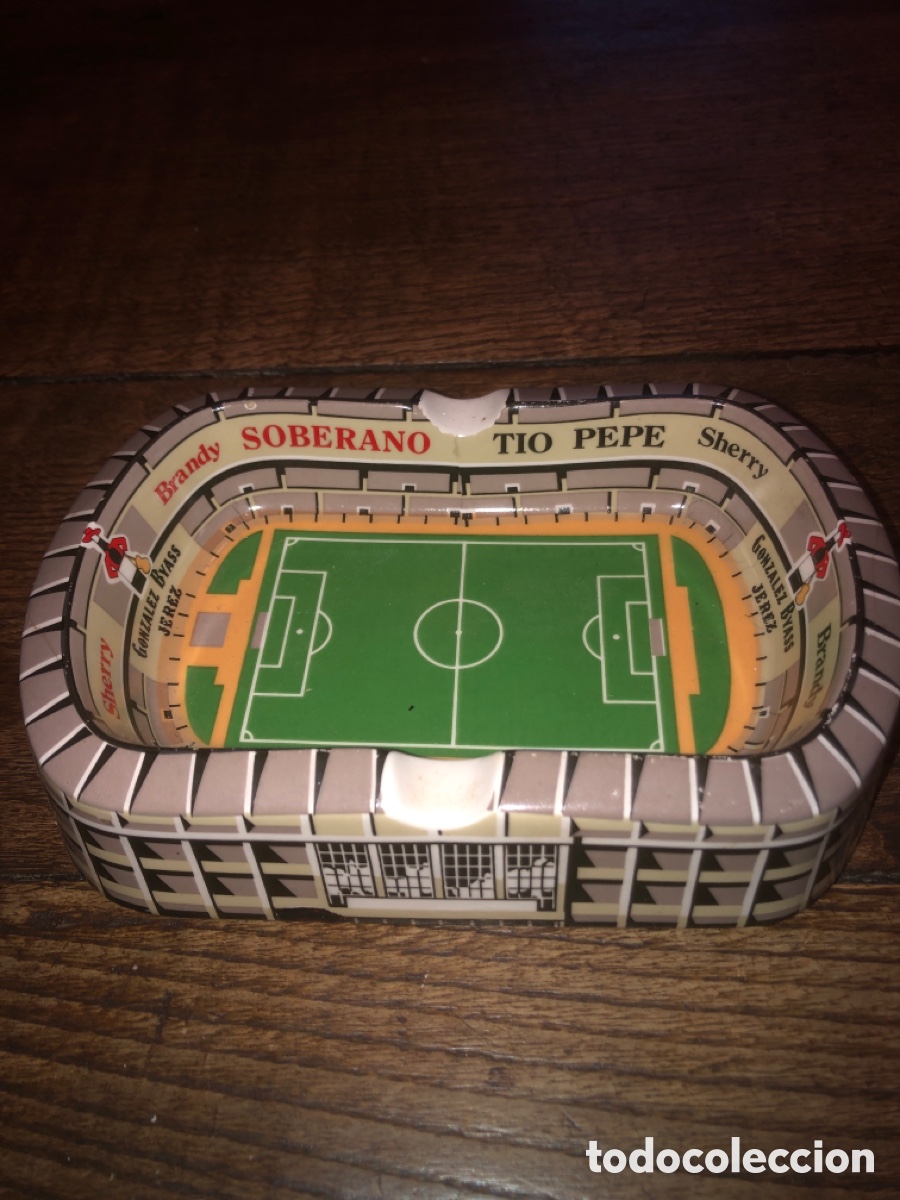 Vintage: Cenicero porcelana campo fufbol