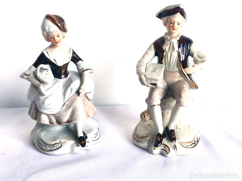 Vintage: PAREJA DE PORCELANAS DE COLOR MARR&Oacute;N Y ORO