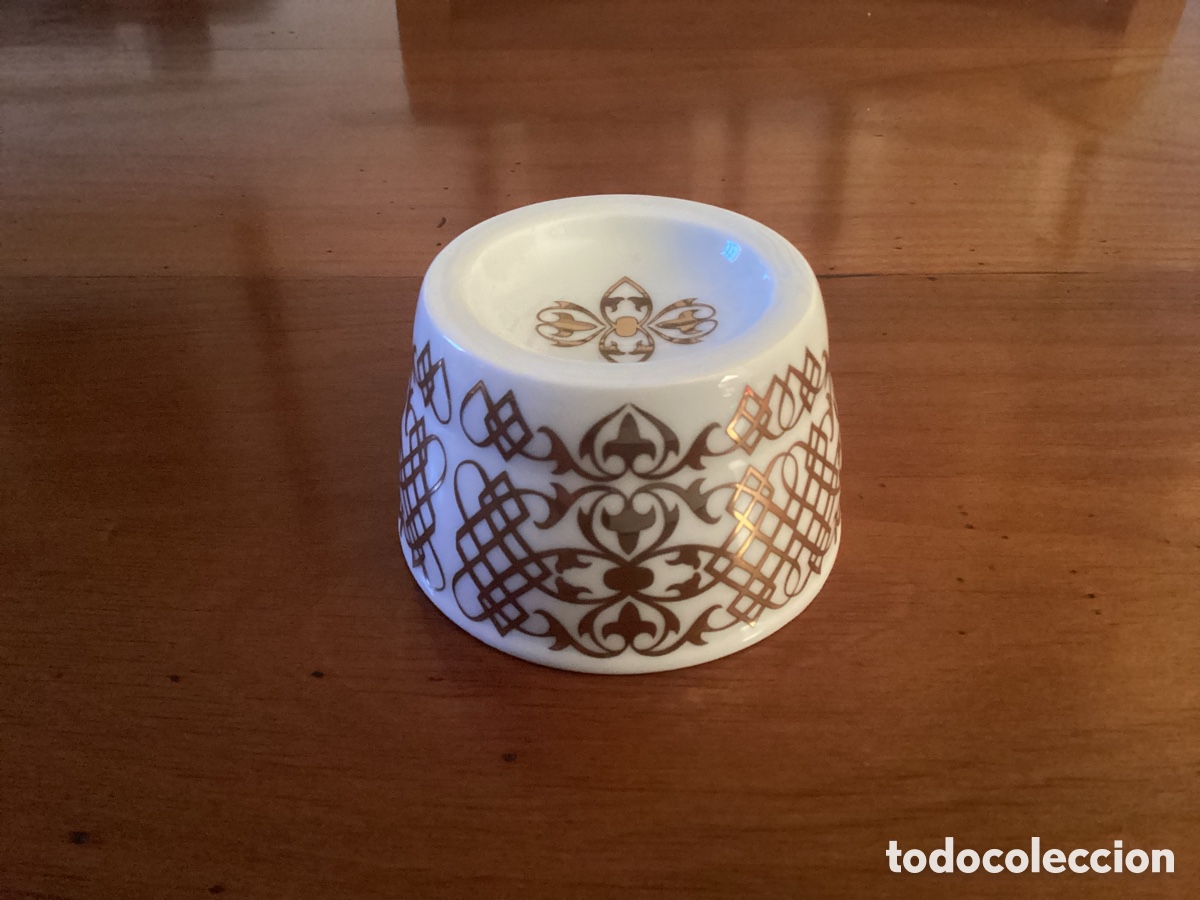 Vintage: Salero de pellizco, Porcelana Conventual, Portugal modelo &ldquo; G&oacute;tico&rdquo;
