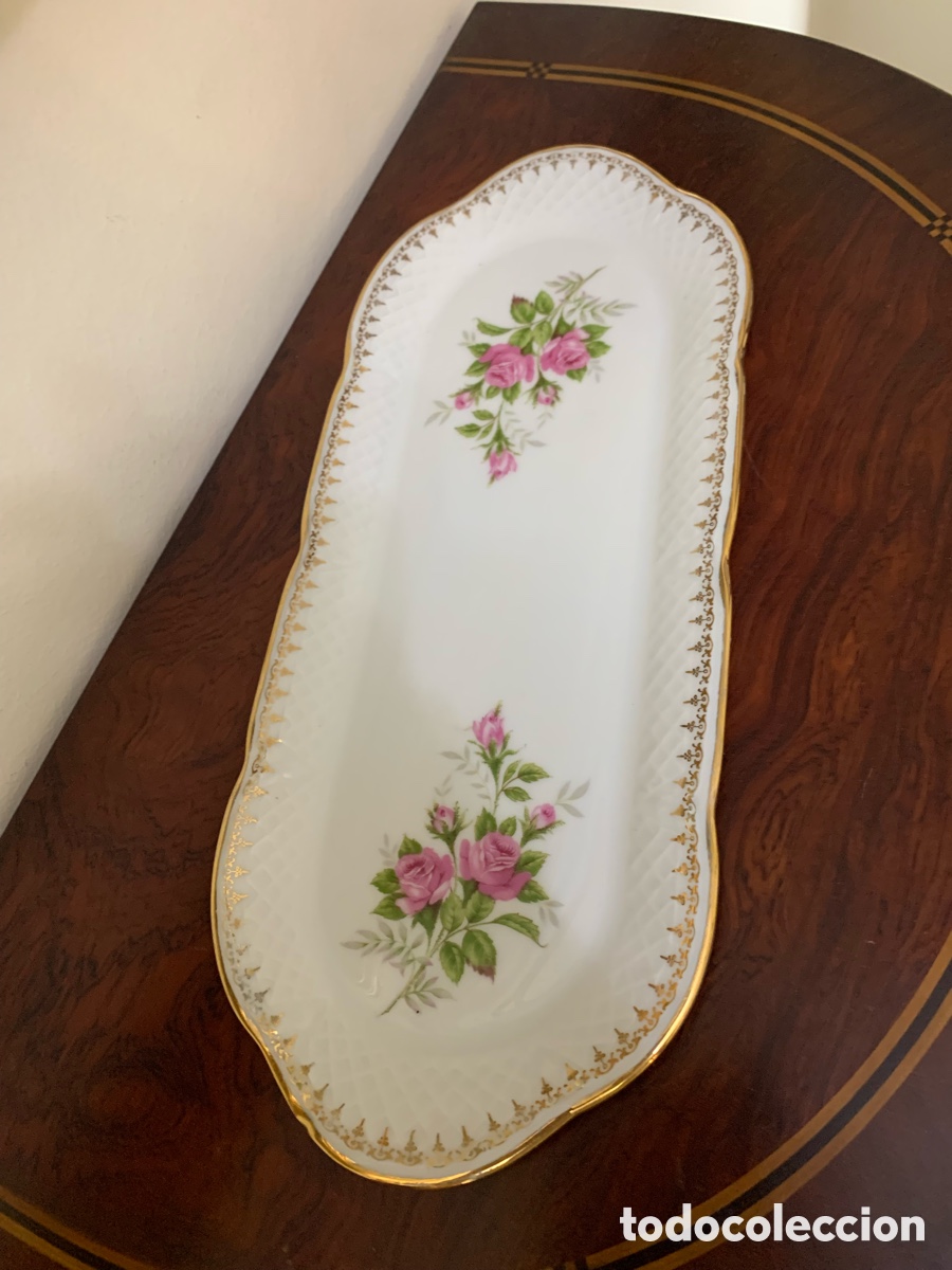 Vintage: Bandeja alargada de porcelana con flores y filo dorado 40 ctms