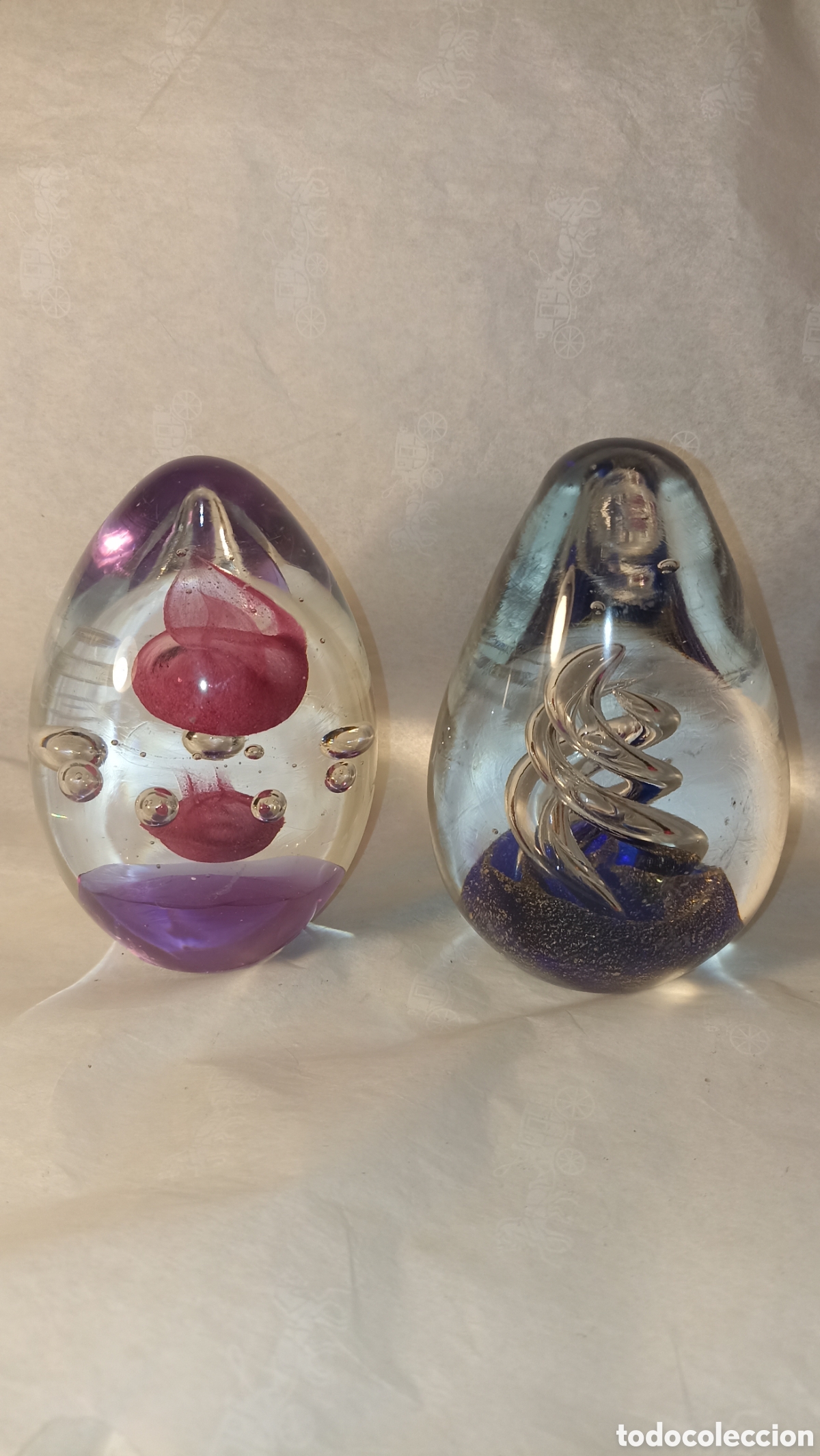 Vintage: Pareja de Pisapapeles Art&iacute;sticos de Vidrio Soplado - Forma de Huevo 11 cm