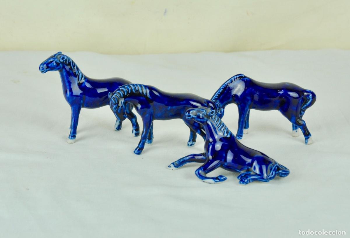 Vintage: Caballos de porcelana azul 4 unidades