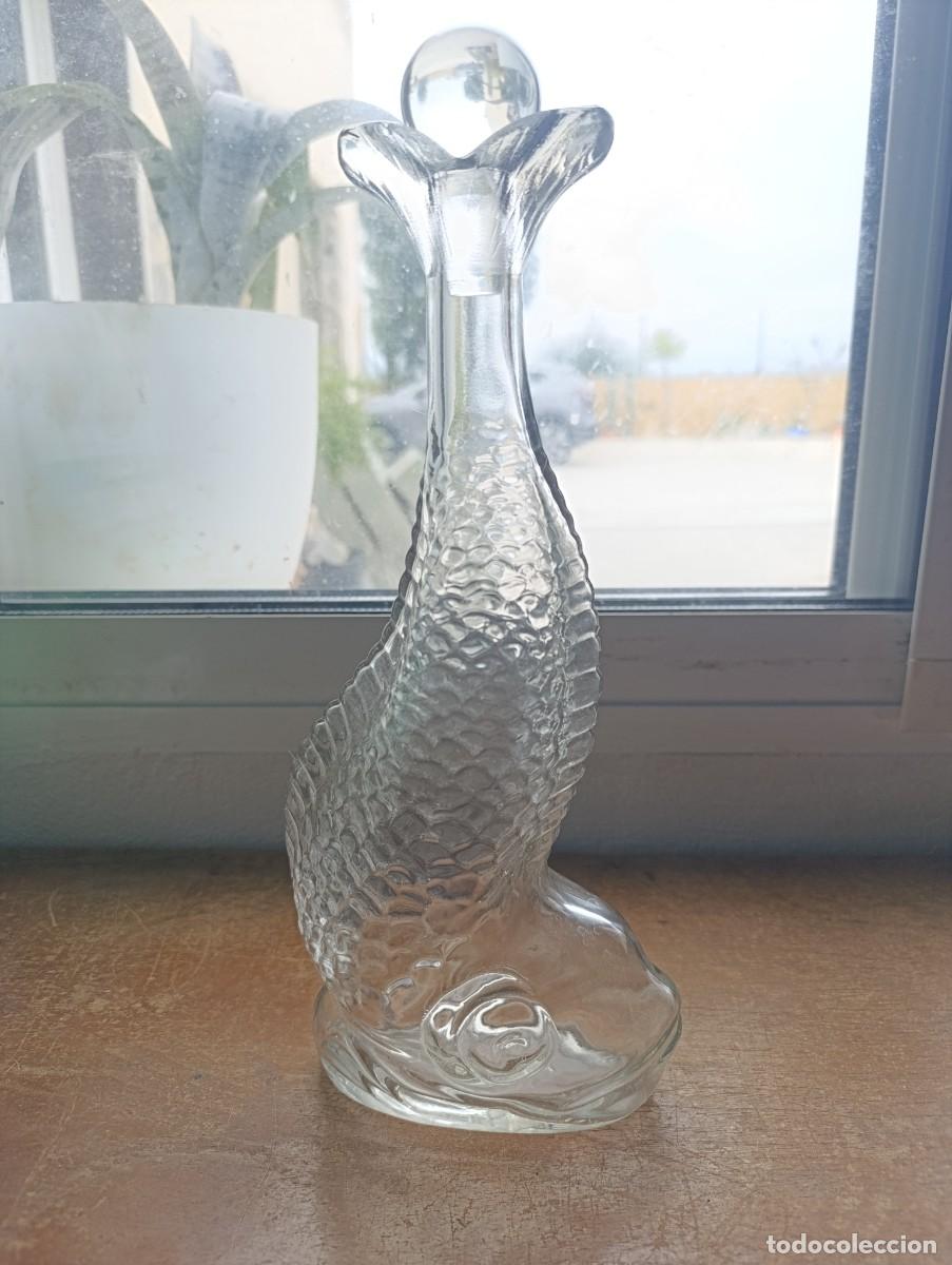 Vintage: Preciosa botella de cristal con forma de pez de los a&ntilde;os 70