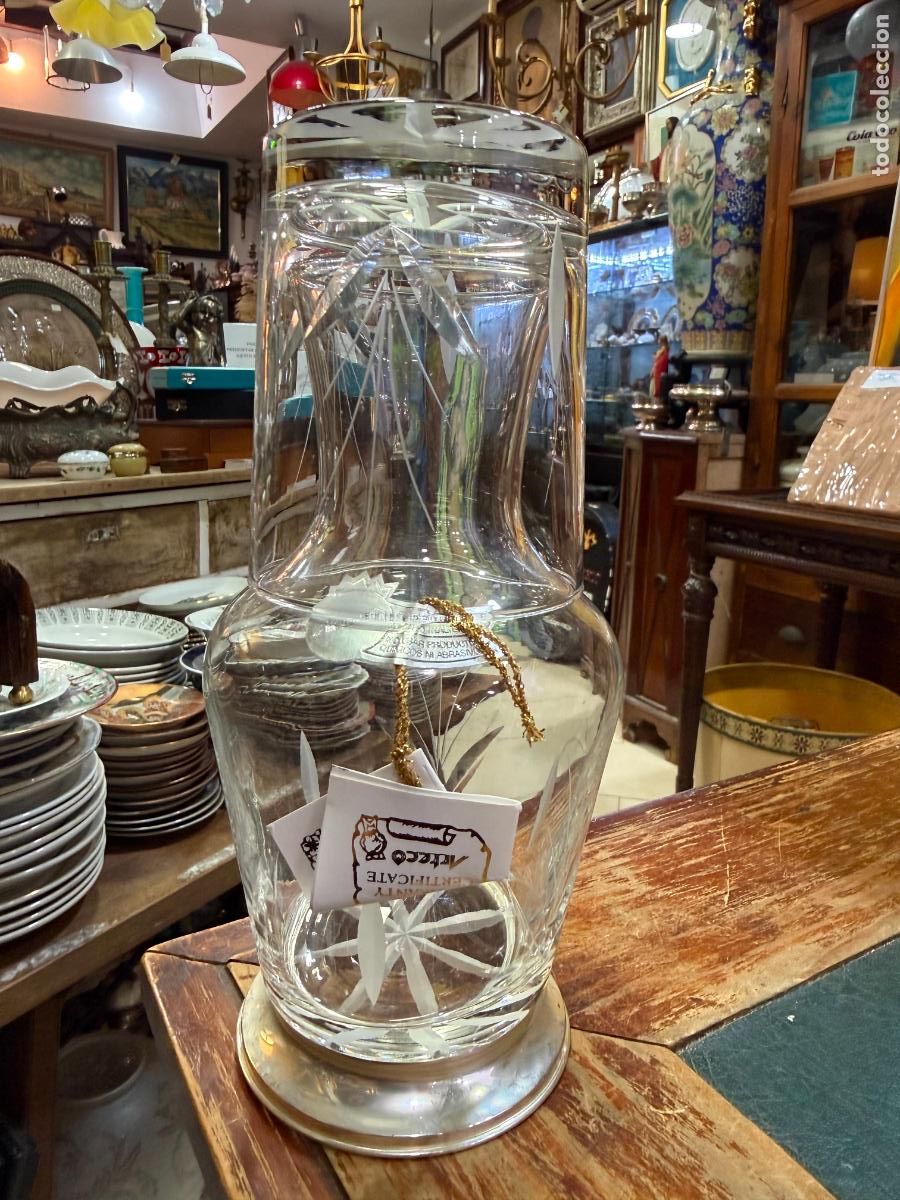 Vintage: BOTELLA Y VASO A JUEGO EN CRISTAL TALLADO CON BASE EN PLATA DE LEY - MEDIDA TOTAL 20 CM