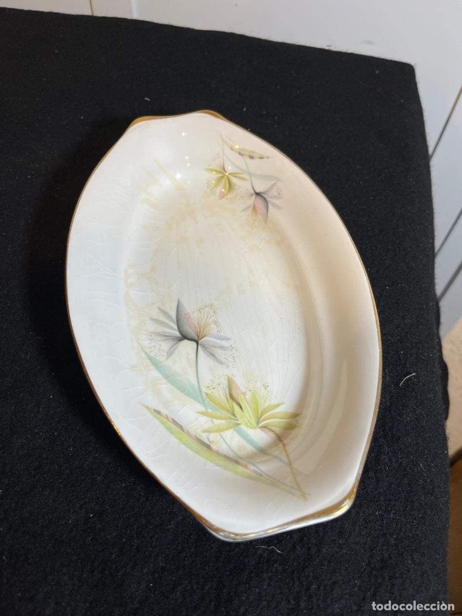 Vintage: Bandeja ovalada Royal China Vigo vintage porcelana filo oro floral a&ntilde;os 60 retro