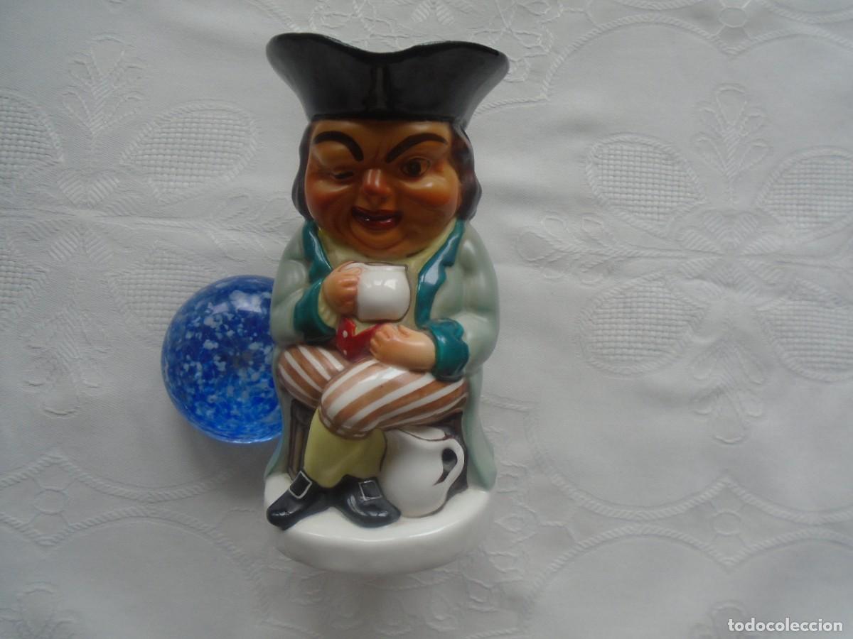 Vintage: JARRA DE PORCELANA DE C. MARTINU.