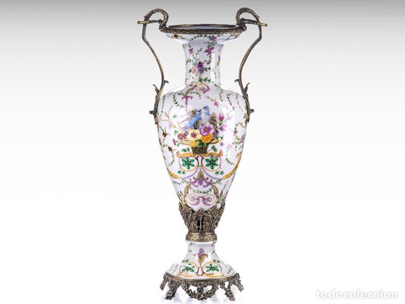 Vintage: Jarr&oacute;n de porcelana y bronce (1433)