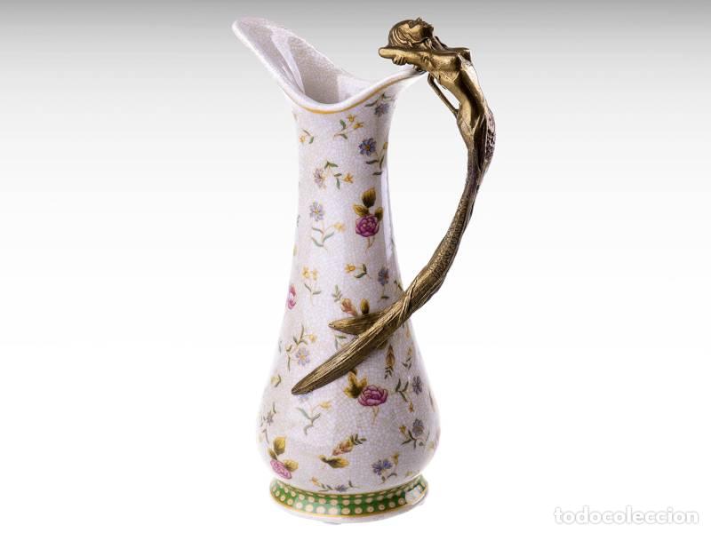 Vintage: Jarra de vino/agua de porcelana y bronce; estilo victoriano (1413)