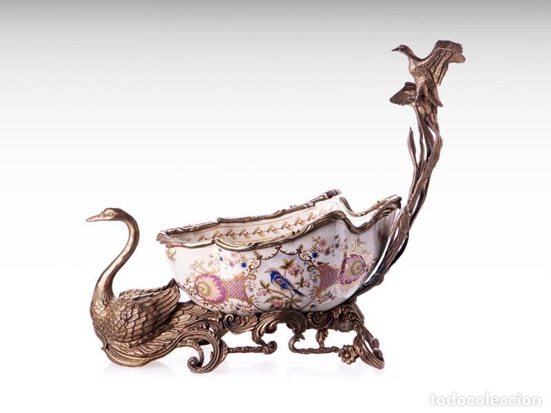Vintage: Cuenco de porcelana y bronce con forma de trineo con un &aacute;ngel - Art Nouveau (1439)