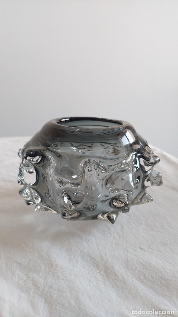 Vintage: Portavelas Rostrato en Vidrio Gris Hecho a Mano