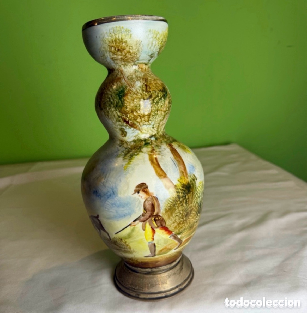Vintage: Precioso jarr&oacute;n de porcelana de dise&ntilde;o pintado a mano con forma de doble calabaza y soporte de plata