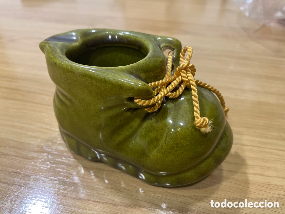 Vintage: Cenicero bota con cord&oacute;n de seda