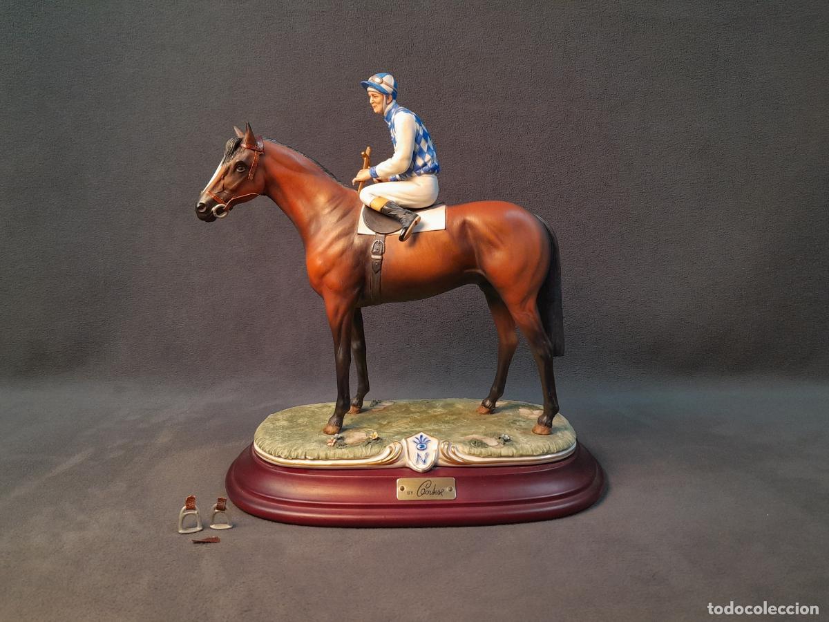 Vintage: FIGURA DE PORCELANA POL&Iacute;CROMA. JOCKEY DE CARRERA.CAPODIMONTE.CORTESE.ITALIA.MEDIADOS DEL SIGLO XX.