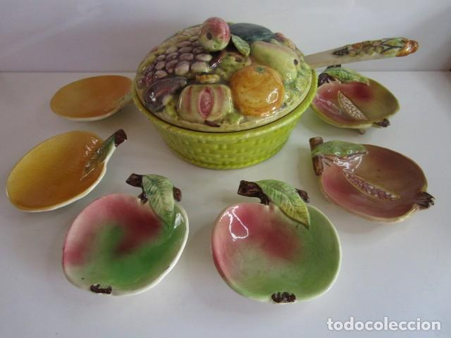 Vintage: PRECIOSA GRAN SOPERA ENSALADERA CON 6 PLATOS EN CERAMICA VIDRIADA MOTIVOS FRUTALES