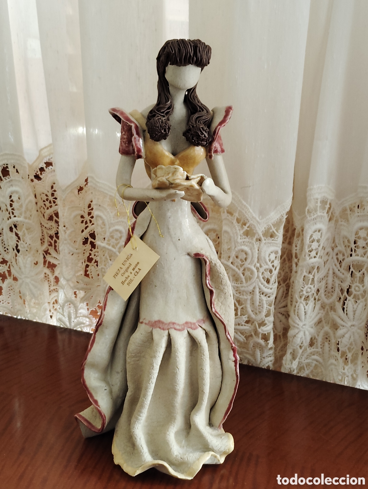 Vintage: Figura artesanal &uacute;nica de dama antigua, Nueva