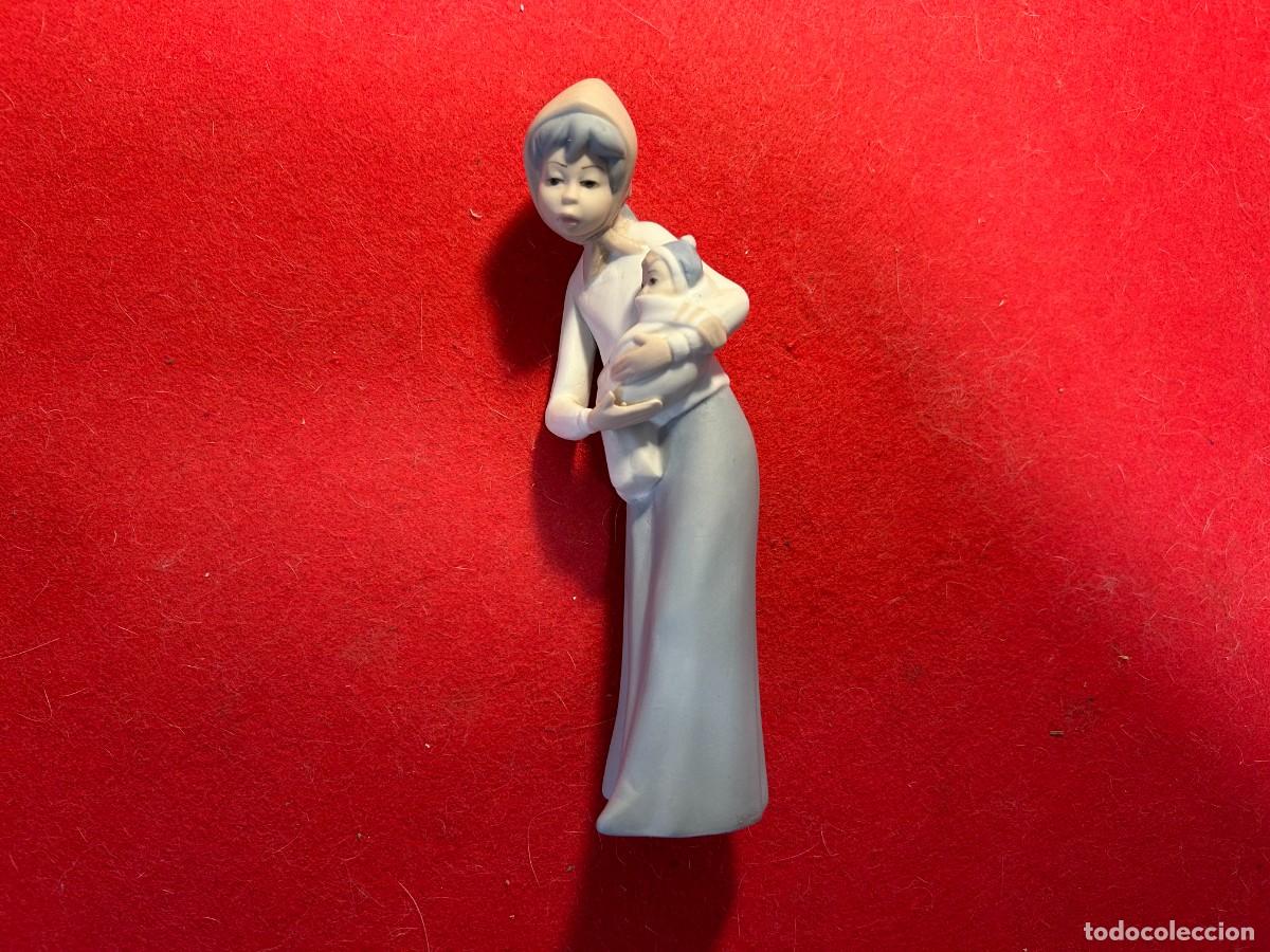 Vintage: porcelanas CASADES figura madre con ni&ntilde;o