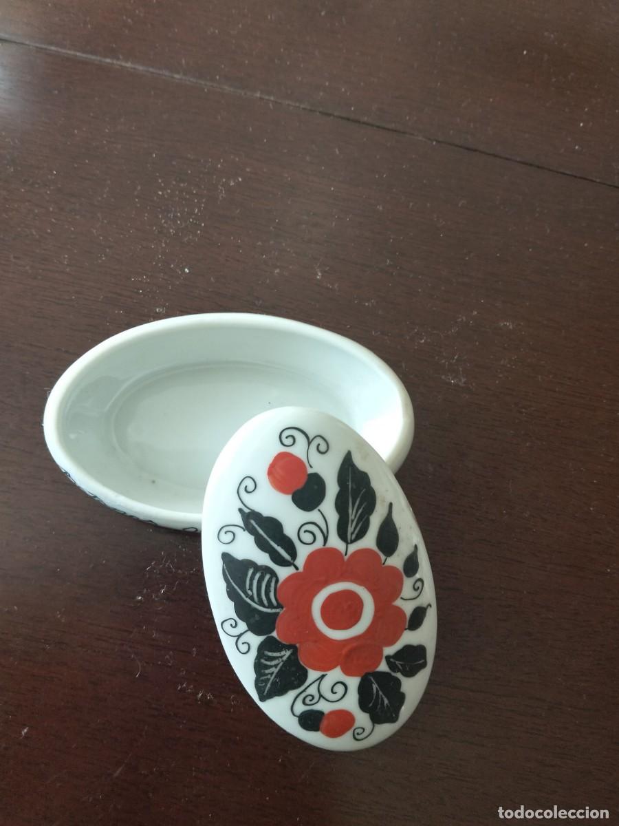 Vintage: CAJITA A&Ntilde;OS 60 PINTADA A MANO