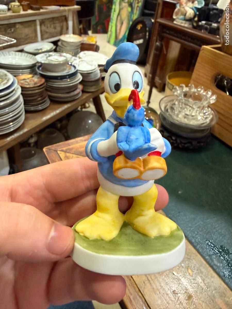 Vintage: ANTIGUA ESCULTURA PATO DONALD DE PORCELANA - MEDIDA 10 CM