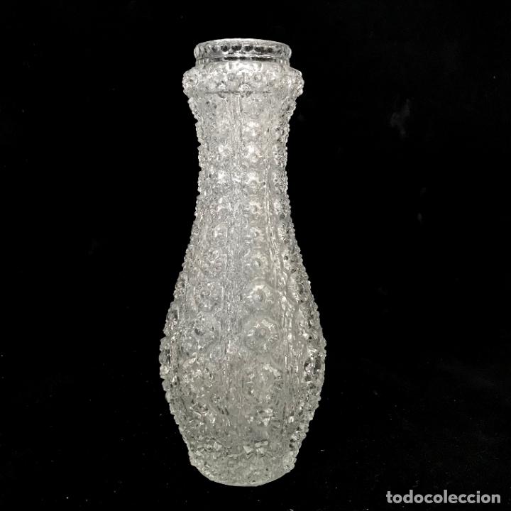 Vintage: Jarr&oacute;n vintage de vidrio prensado Oberglas de St&ouml;lzle 1970 - 25 cm