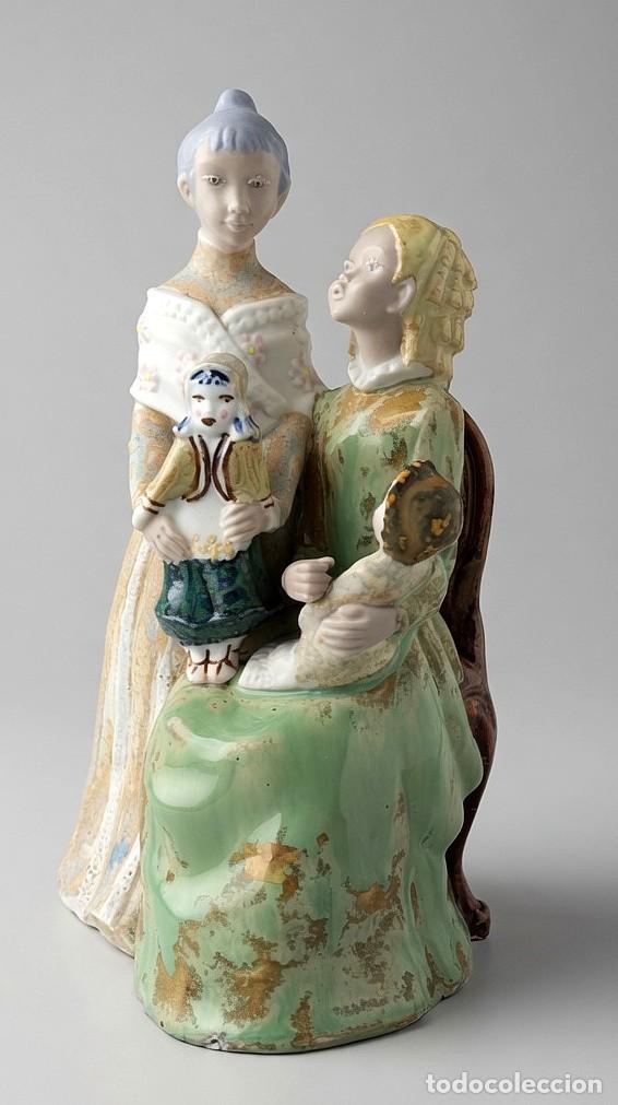 Vintage: HERMOSA FIGURINA PORCELANA RAM&Oacute;N INGL&Eacute;S VALENCIA - MUJERES CON MU&Ntilde;ECAS PINTADA A MANO C. A&Ntilde;OS 70