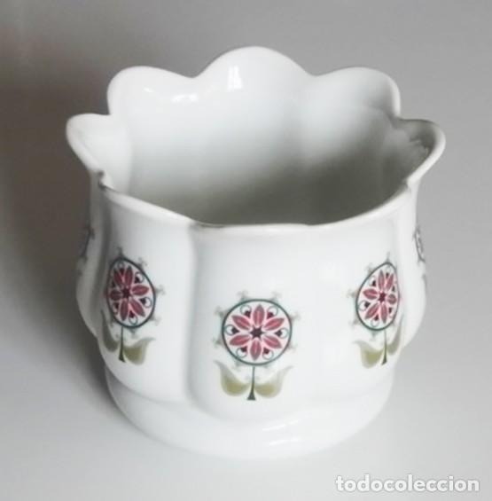 Vintage: PEQUE&Ntilde;O PRECIOSO JARR&Oacute;N SANBO PORCELANA FORMA DE &iquest;FLOR? MOTIVOS FLORALES DECORACI&Oacute;N ESPA&Ntilde;A &iquest;VINTAGE?