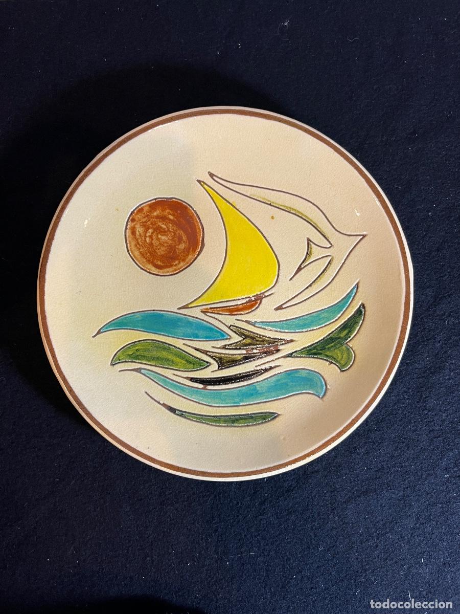 Vintage: Plato cer&aacute;mica vintage estilo Joan Mir&oacute; estilo Vallauris velero marinero a&ntilde;os 60 70 decoraci&oacute;n