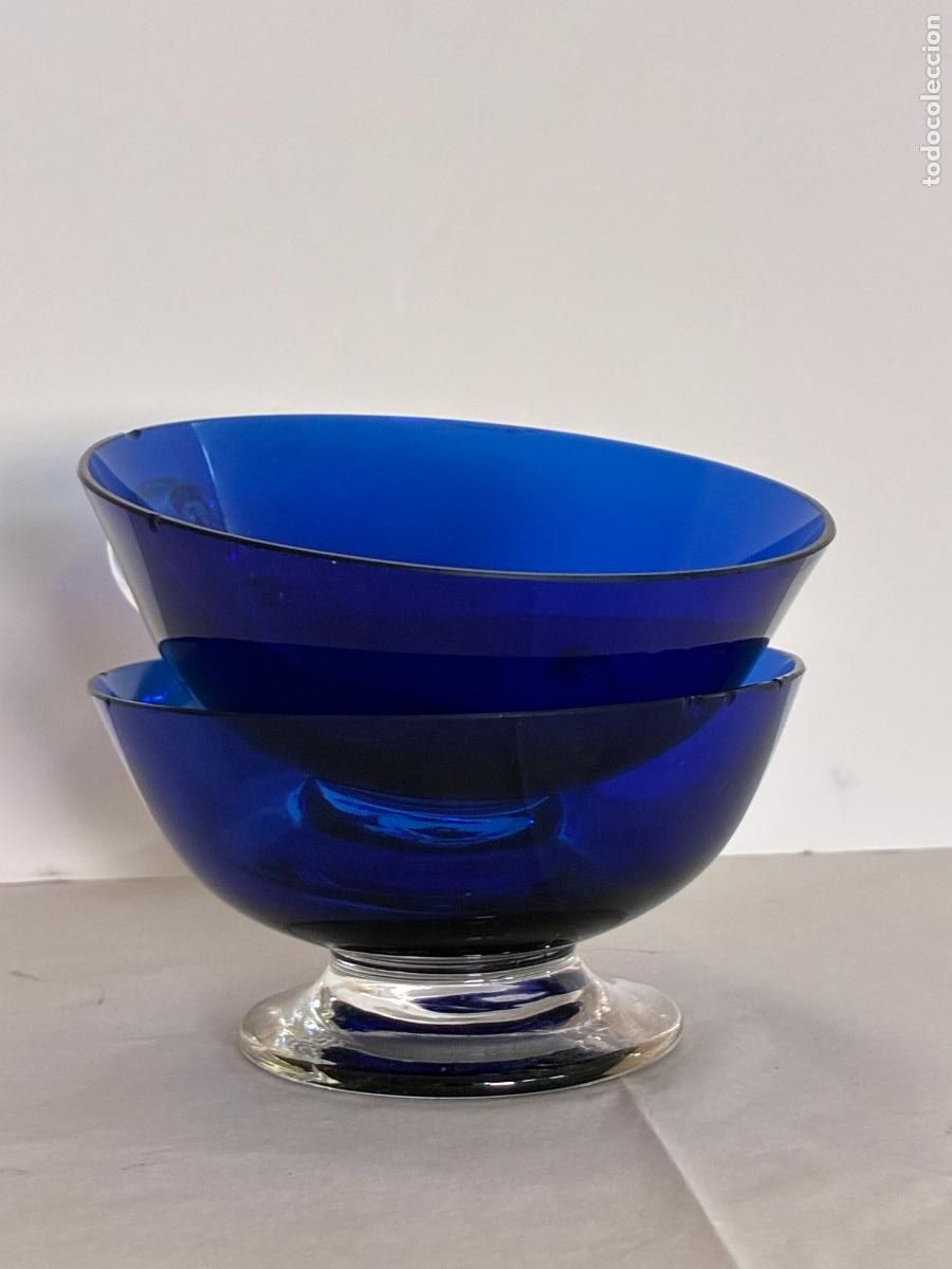 Vintage: 2 tazas caf&eacute; vidrio azul a&ntilde;os 60.