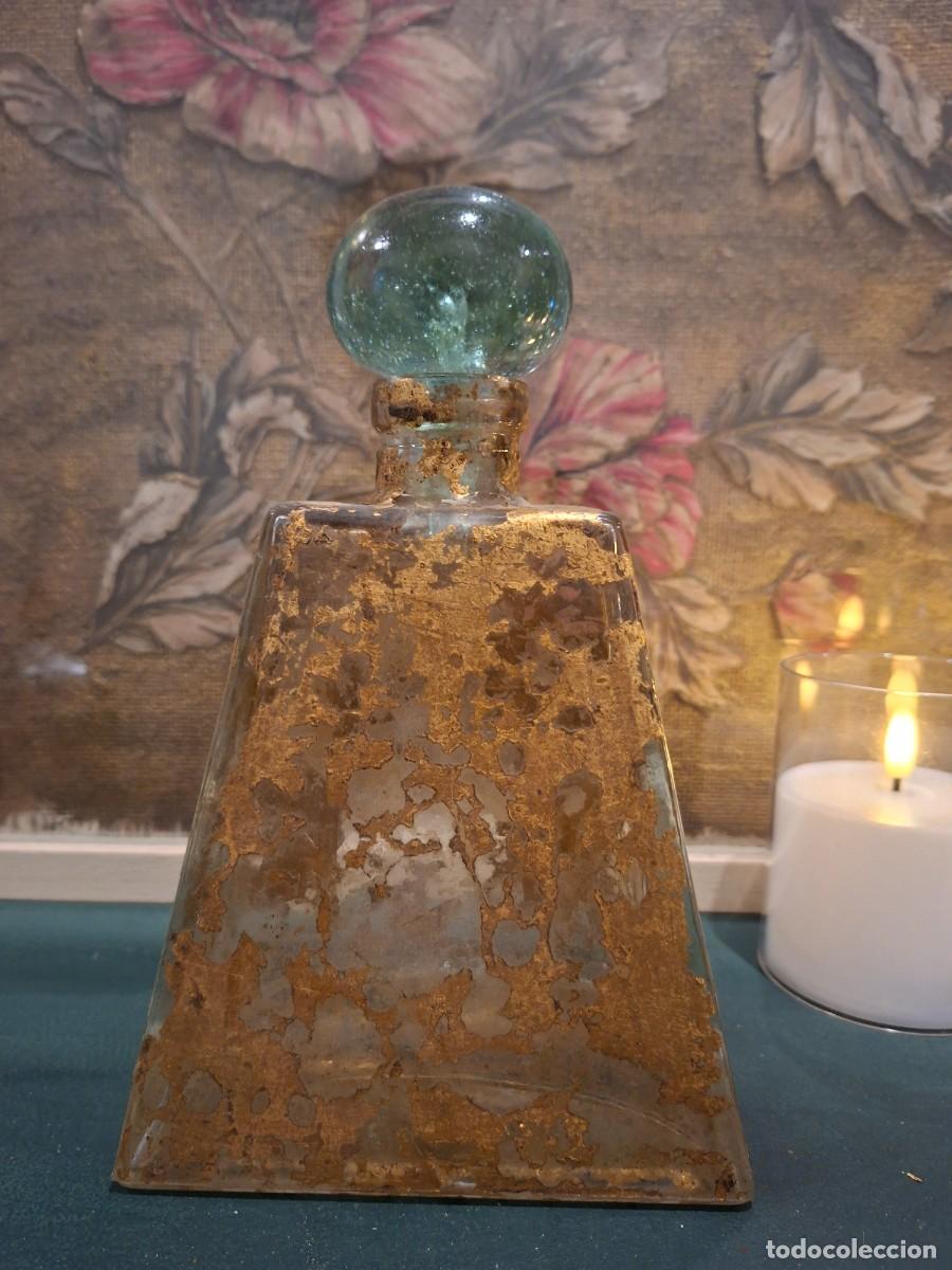 Vintage: Frasco vintage cristal con pan de oro y tap&oacute;n original. Perfumero / Tocador / Decoraci&oacute;n