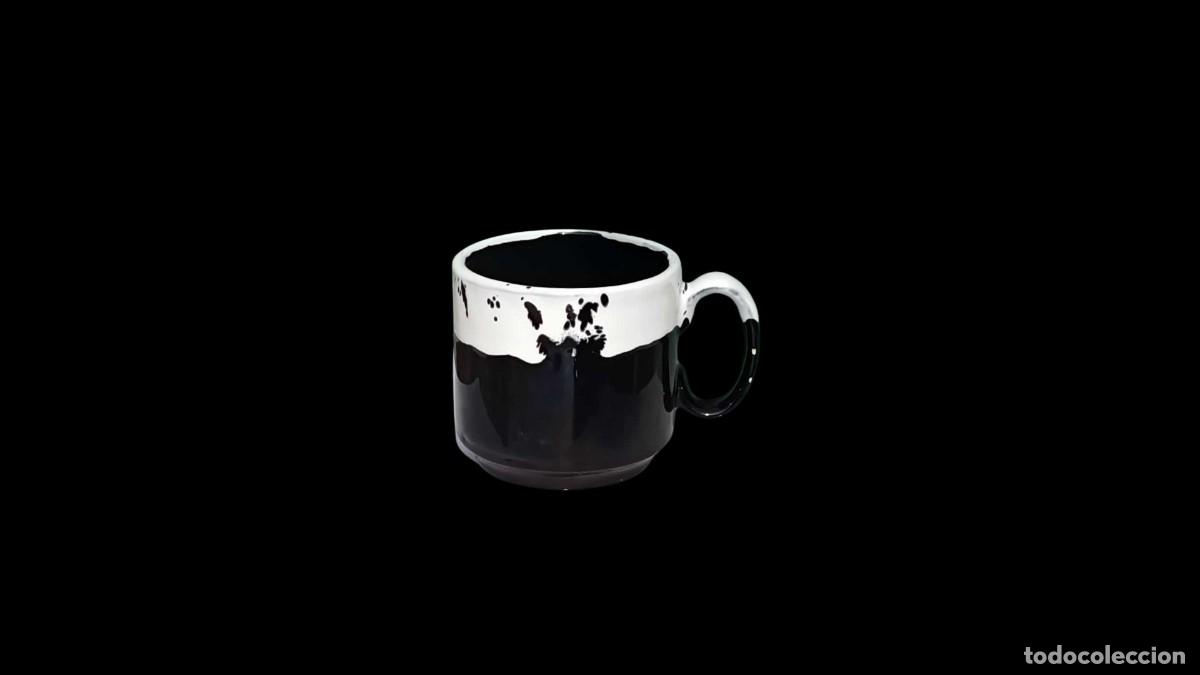 Vintage: Taza vintage Urania Cer&aacute;micas - Modelo Pompeii Black. Moteado blanco y negro. Pasta blanca. A&ntilde;os 60-