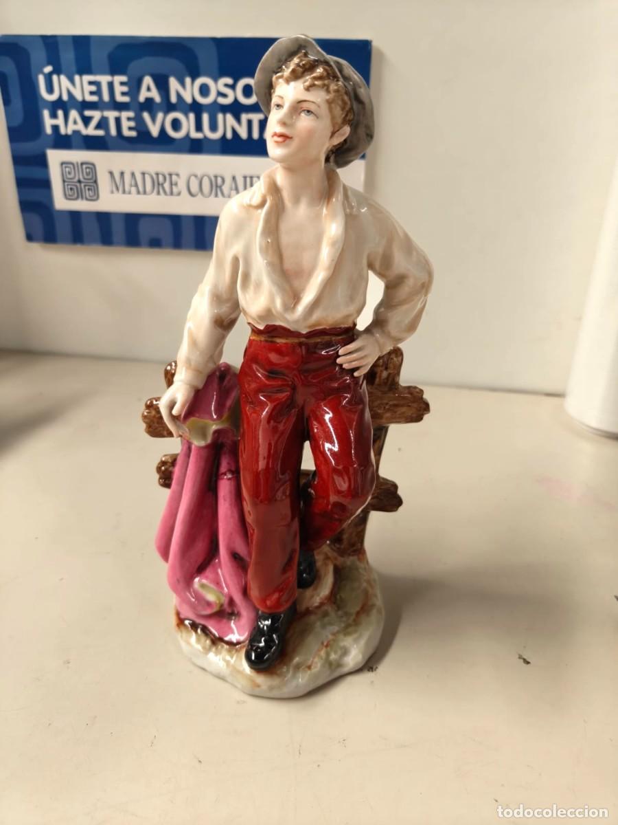 Vintage: Figura de porcelana &rdquo;Maletilla&rdquo; de la marca espa&ntilde;ola Salvador Mallol.