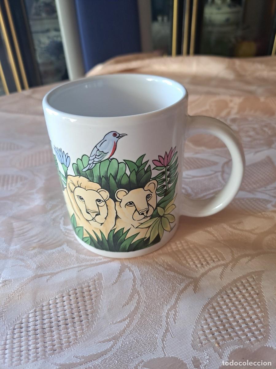 Vintage: Taza de desayuno con tem&aacute;tica animales salvajes.