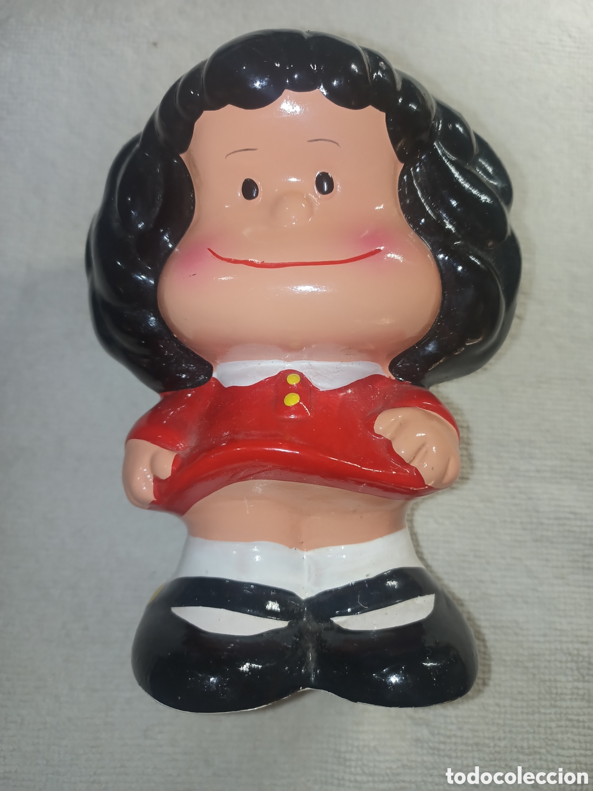 Vintage: Figura hucha de cer&aacute;mica MAFALDA. A&ntilde;os 70 / 80. Medidas aprox. 14 x 10 x 9 cm.