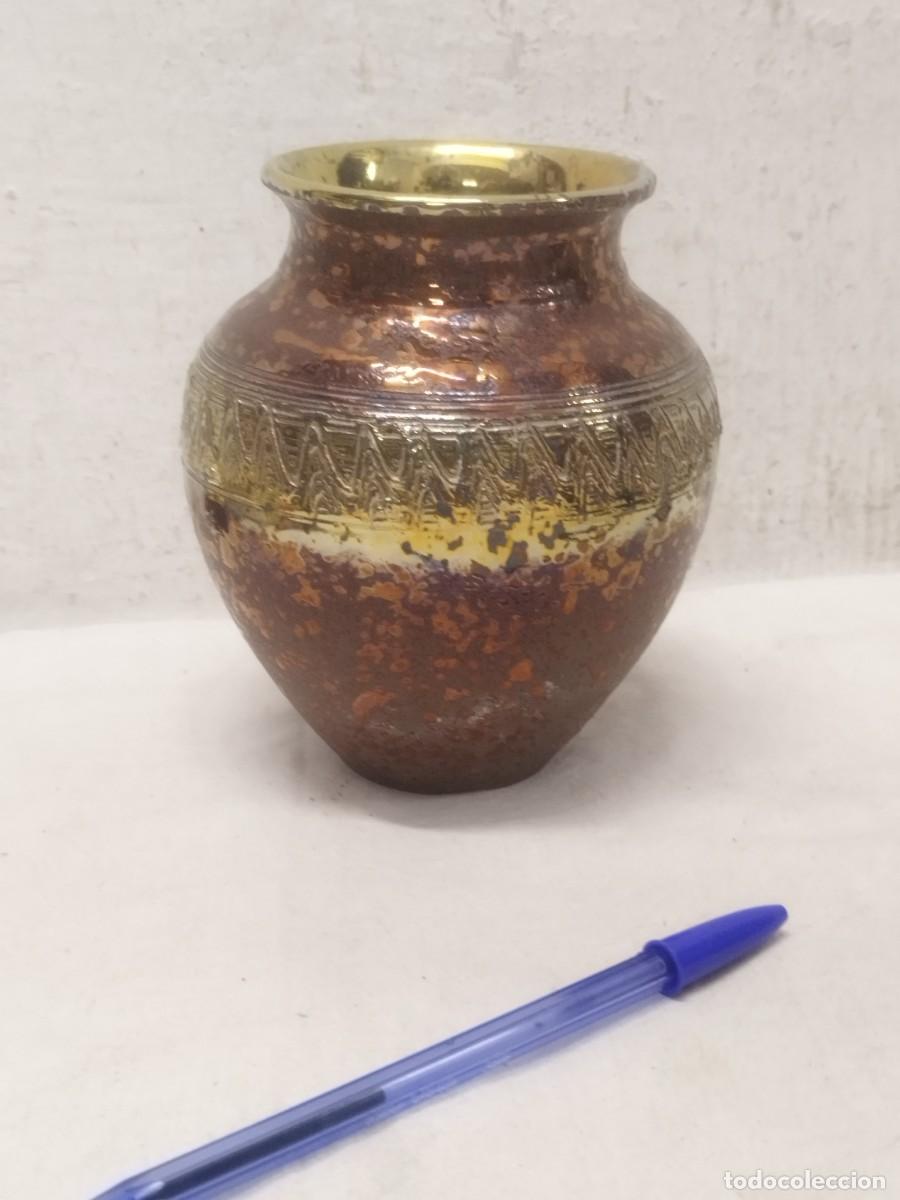 Vintage: Antigua jarr&oacute;n o florero de terracota vidriada.