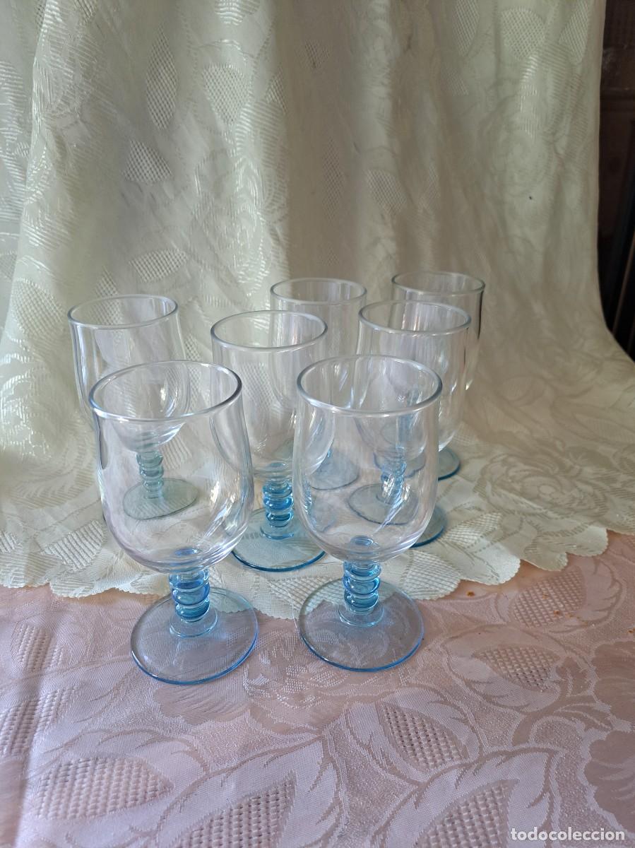 Vintage: Juego de 7 copas de agua o zumo pie de color.