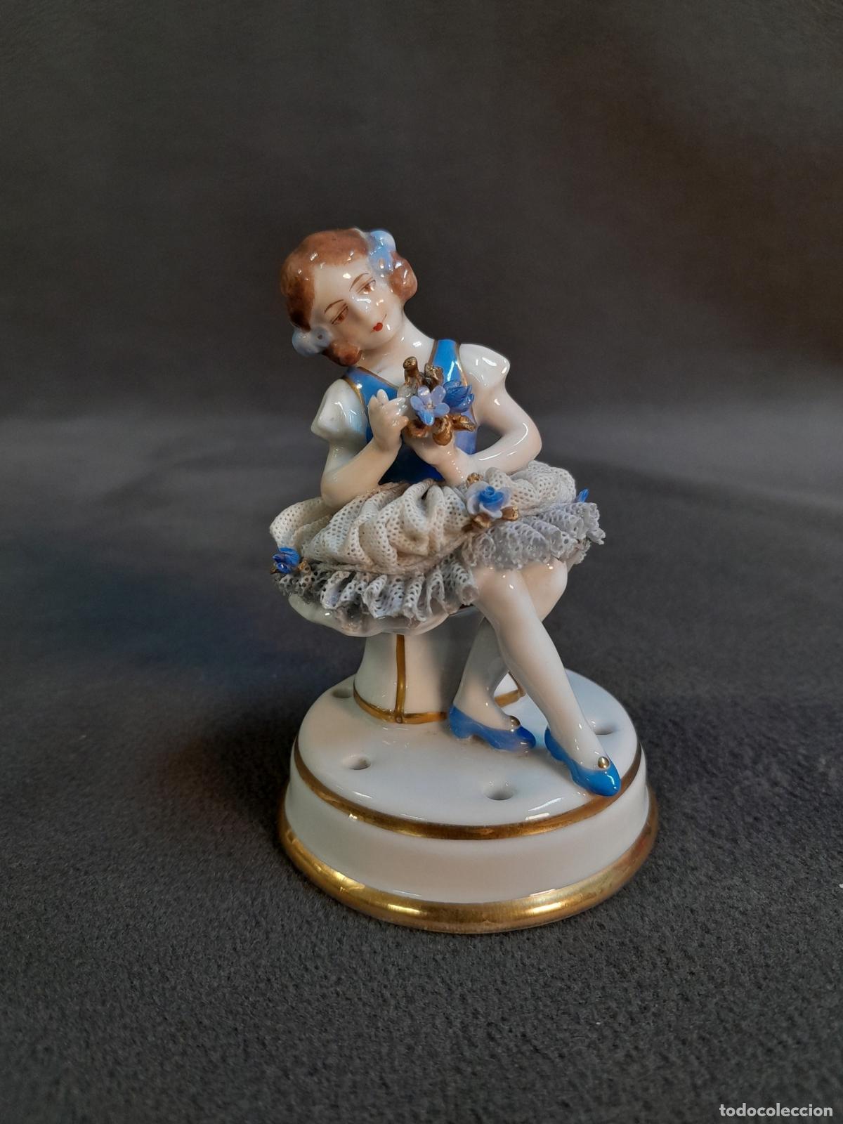 Vintage: FIGURA PEQUE&Ntilde;A DE PORCELANA.BAILARINA CON ENCAJE.M&Uuml;LLER-VOLKSTEDT.ALEMANIA.PRIMERA M DEL S.XX