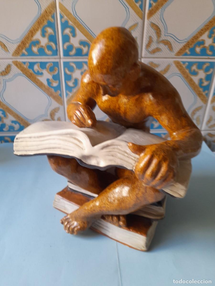 Vintage: Figura Escultura LECTOR de Cer&aacute;mica , de la marca NALDA