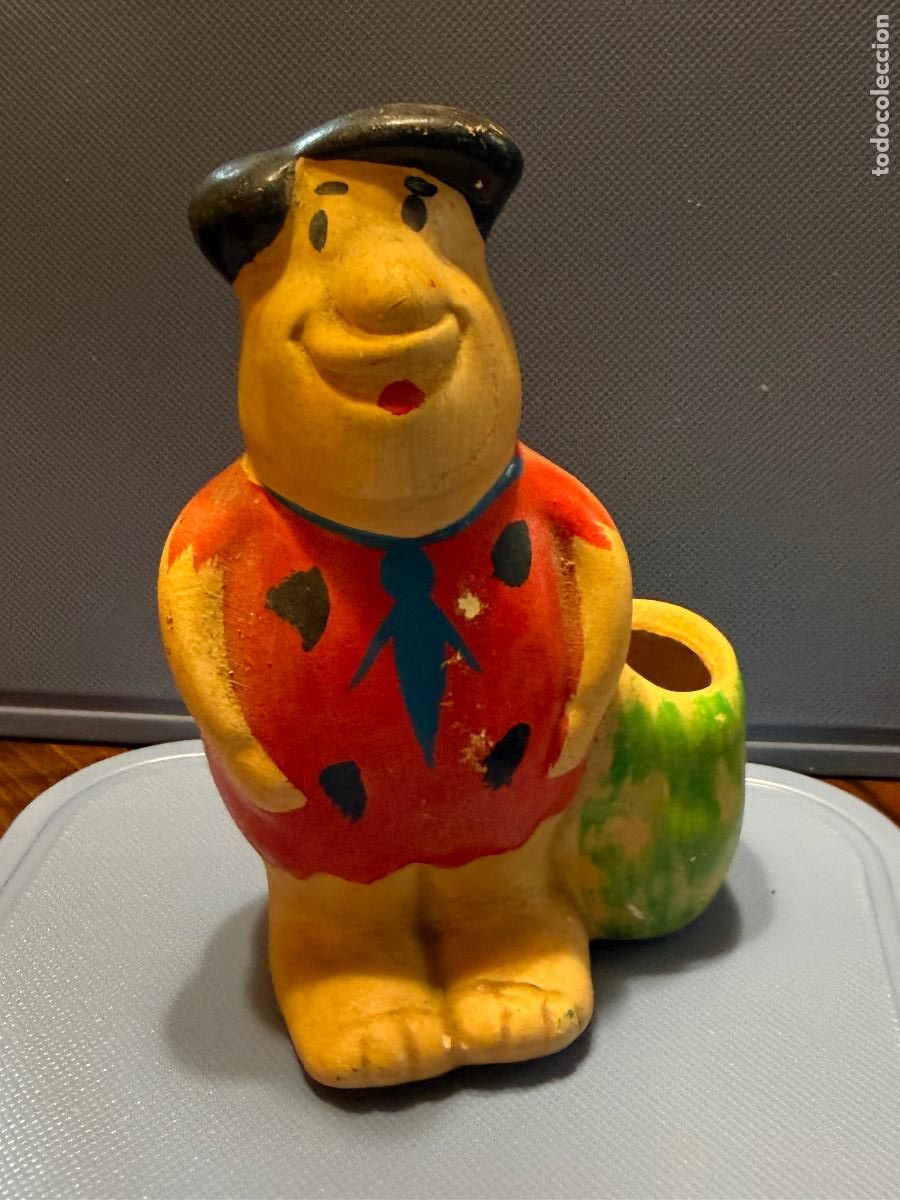 Vintage: Curioso palillero de Pedro Picapiedra. Flintstones. Mide unos 12cms de altura. En ceramica. Kitsch.