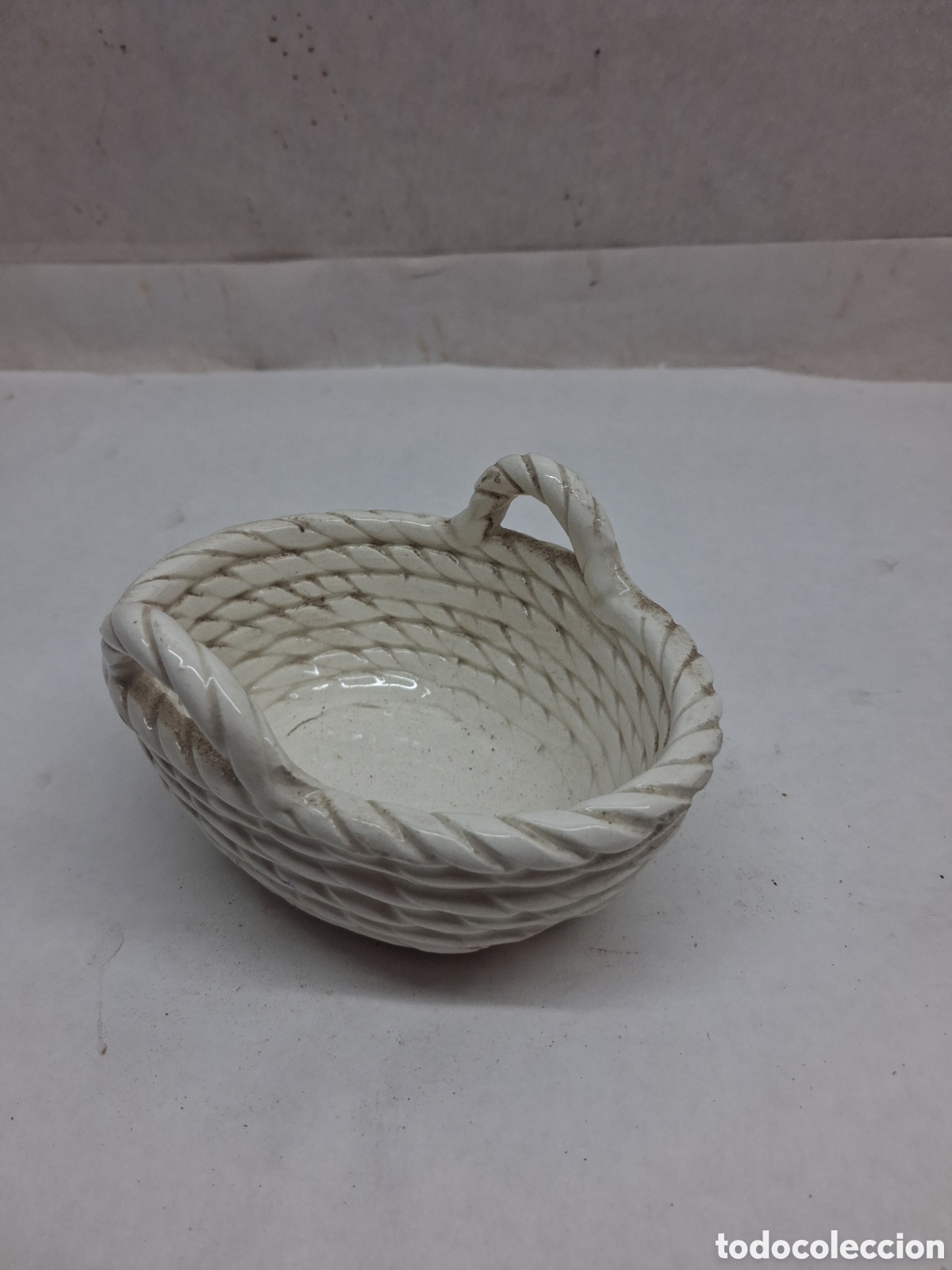 Vintage: Peque&ntilde;a cesta de porcelana