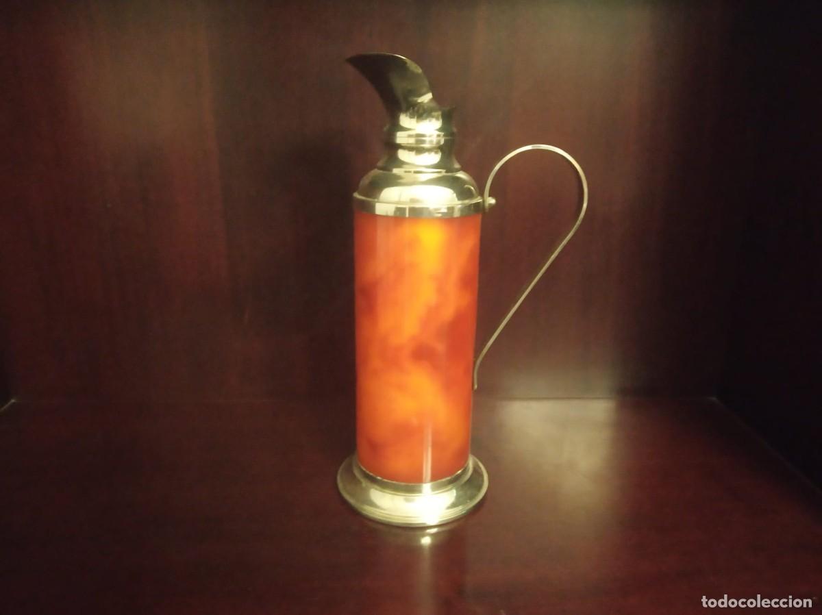 Vintage: Termo vintage jarra met&aacute;lica &aacute;mbar plateado decoraci&oacute;n retro