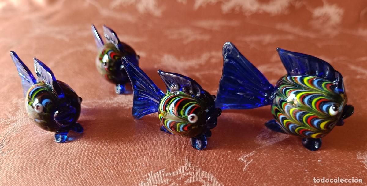 Vintage: BONITA FAMILIA DE PECES DE CRISTAL DE MURANO EN COLOR AZUL. VINTAGE