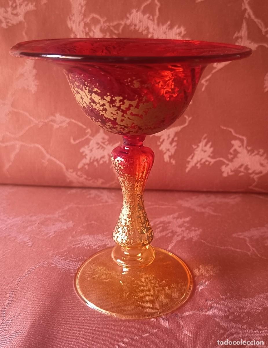 Vintage: COPA DE VIDRIO SOPLADO ITALIANO ROJO Y DORADO. VINTAGE