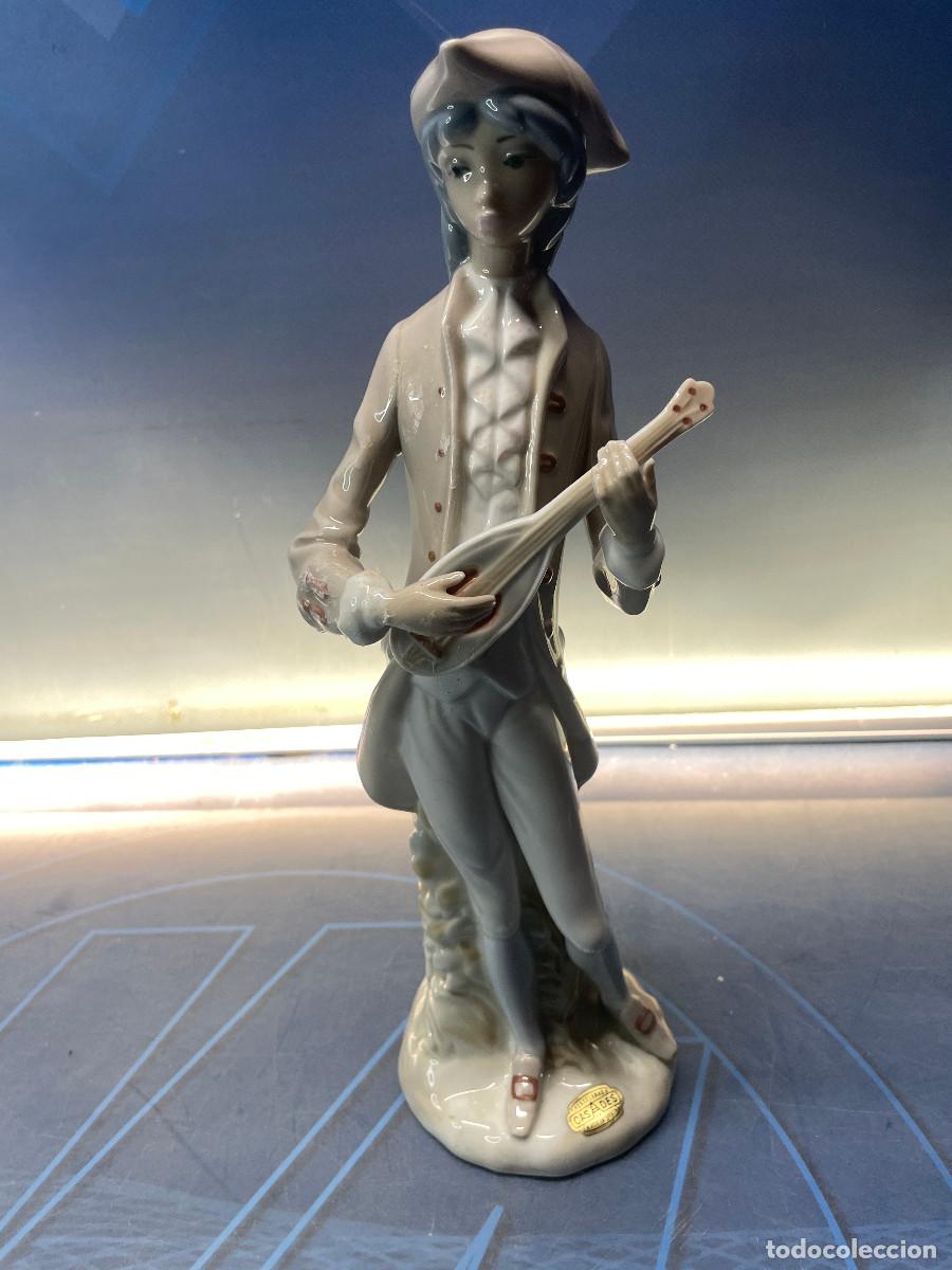 Vintage: Caballero con Laut, porcelana casades 33 cm