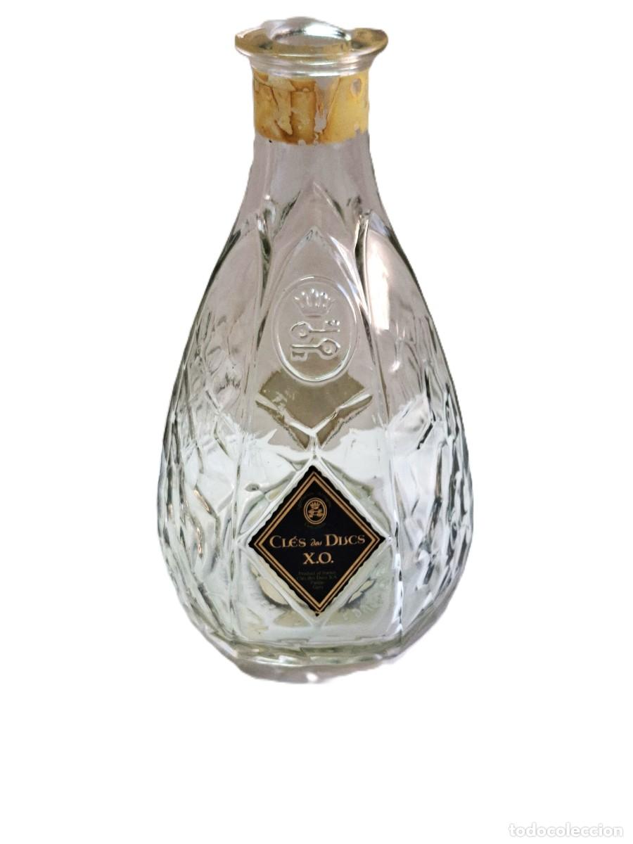 Vintage: Botella de cristal antigua.