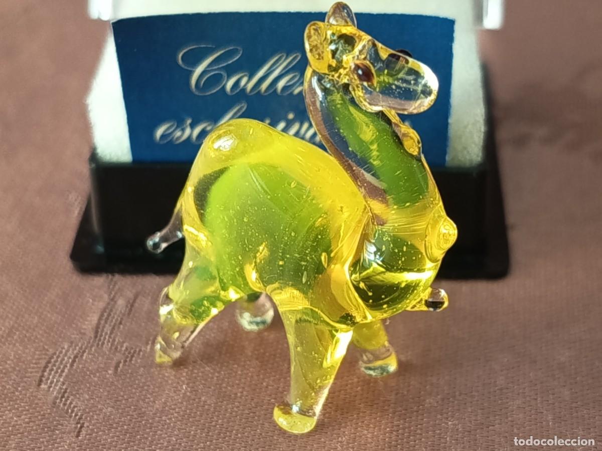 Vintage: DROMEDARIO DE COLECCI&Oacute;N FABBRI EDITORI DE CRISTAL DE MURANO. A&Ntilde;OS 80-90