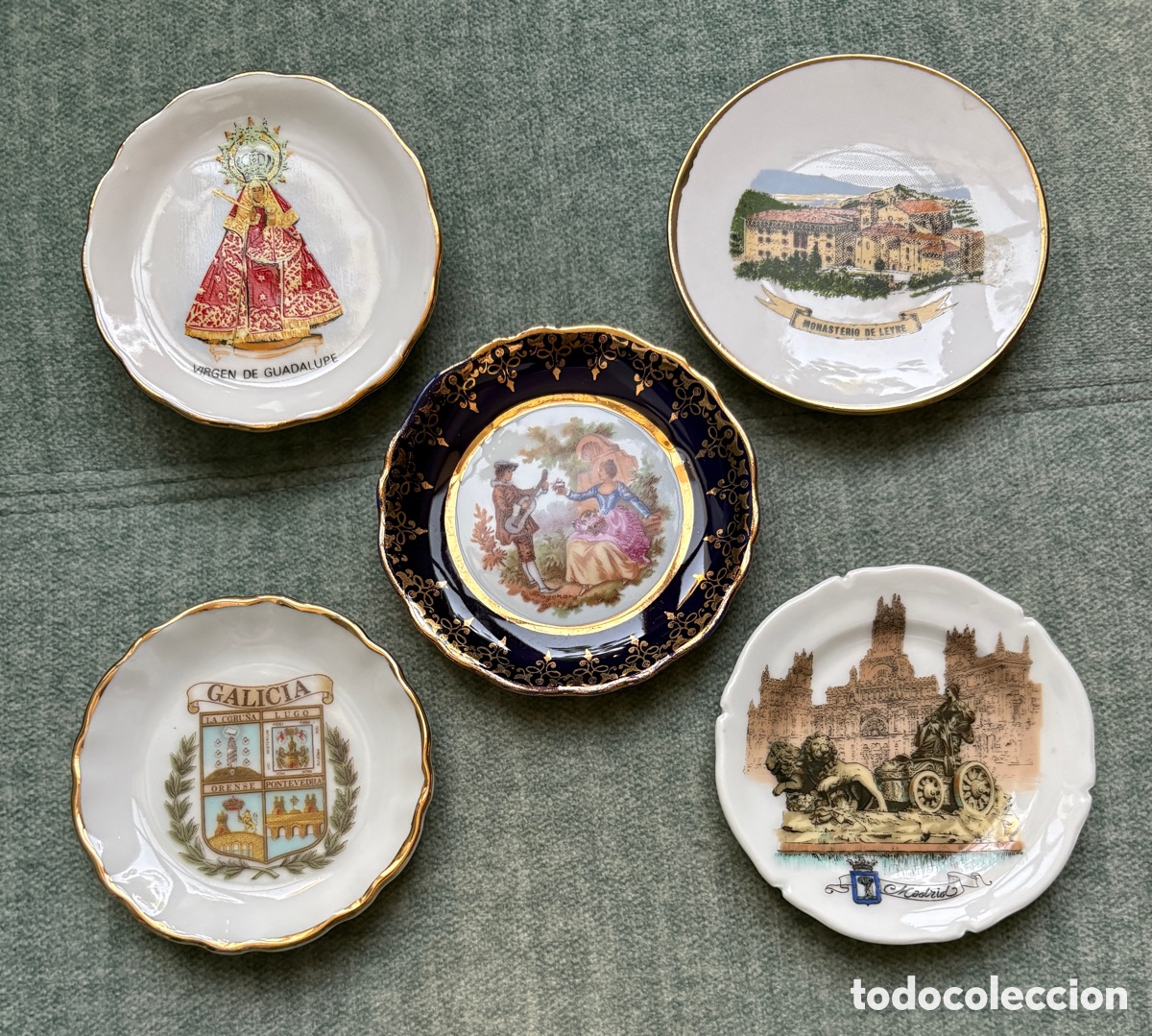 Vintage: (L827) Lote 5 platitos miniatura porcelana vintage Espa&ntilde;a - Fragonard azul cobalto, souvenirs - 5 cm