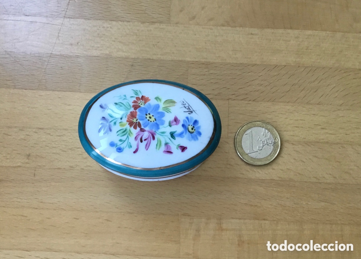 Vintage: Cajita de porcelana pintada a mano con flores, firmada Mateo 90