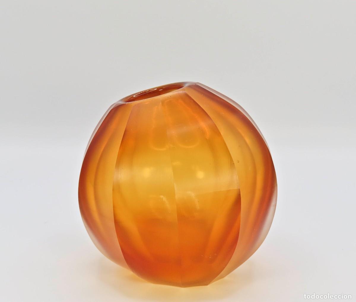 Vintage: PEQUE&Ntilde;O JARR&Oacute;N FLORERO VIDRIO FACETADO COLOR &Aacute;MBAR